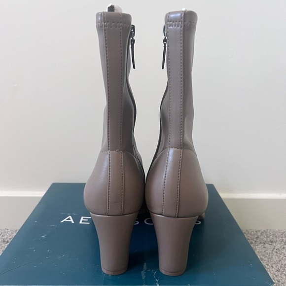 Women’s Aerosoles Cinnamon Mid Calf Boots Taupe Block Heels Side Zip US 11 - Picture 3 of 6